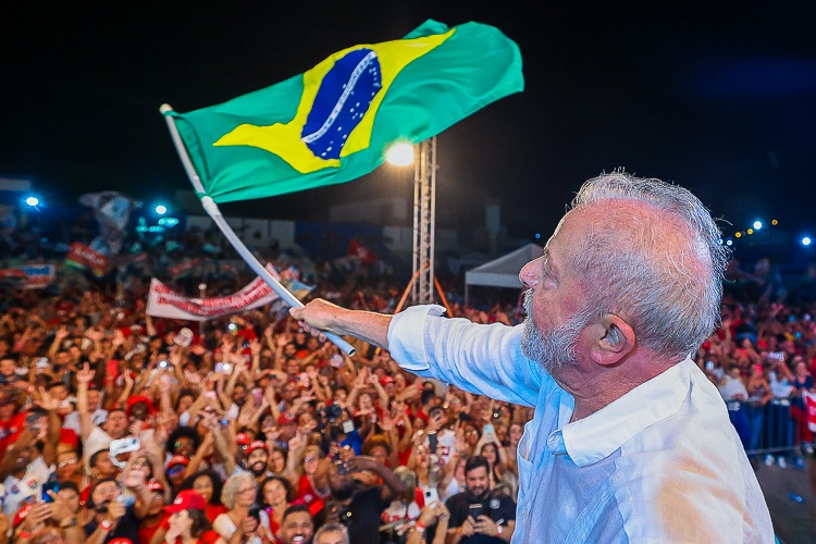 Mercado reage bem à vitória de Lula. Dólar cai e bolsa sobe