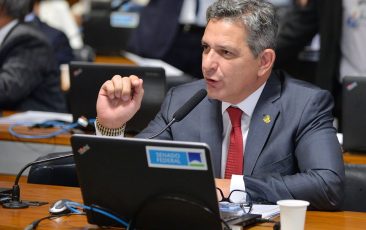 Senador defende aumento da produção de petróleo em Sergipe