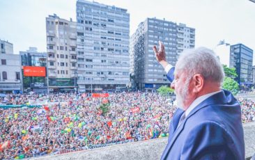 Lula visita Uruguai e defende unidade da América do Sul
