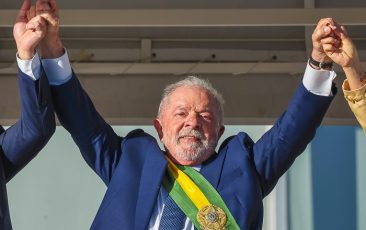 Lula protege o meio ambiente e garante benefícios de R$ 600