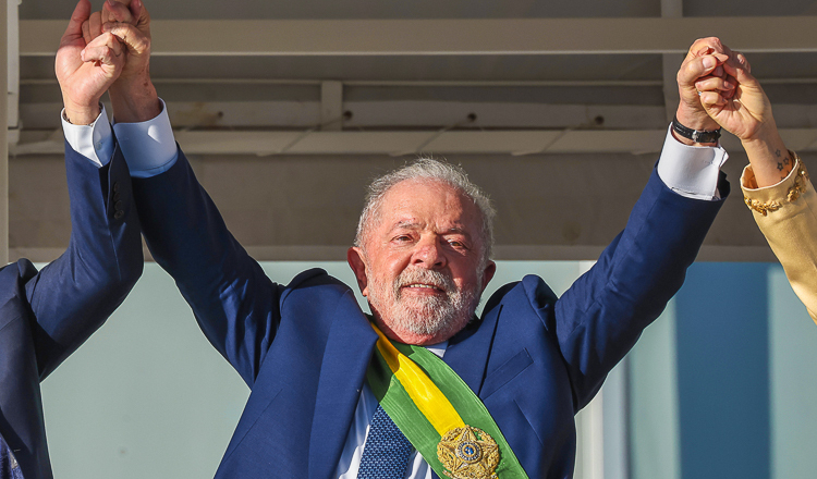Lula protege o meio ambiente e garante benefícios de R$ 600