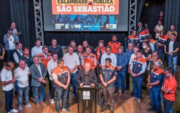 Lula lidera ações de apoio e reconstrução no litoral de São Paulo