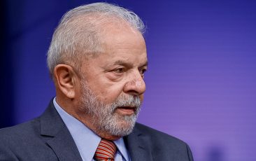 Lula defende combate à desinformação na internet