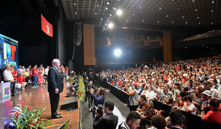 Lula: “Bom dia, Brasil; boa tarde, Brasil; boa noite, Brasil!”