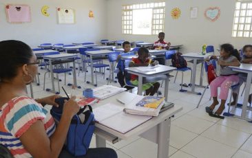 Governo libera R$ 256 milhões para retomar obras em escolas
