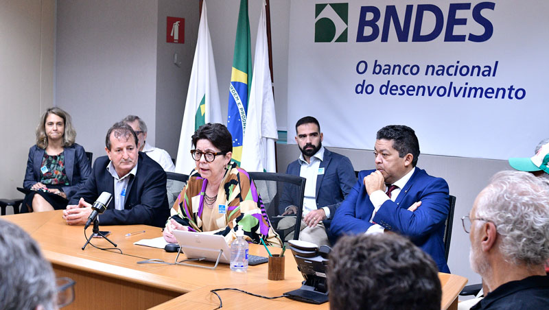 Senador Beto Faro solicita agência do BNDES no Pará