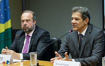 Governo Lula reduz impacto da reoneração de combustíveis