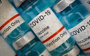 Bolsonaro jogou 39 milhões de vacinas contra Covid na lixo