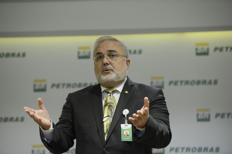 Presidente da Petrobras explicará política de preços de combustíveis