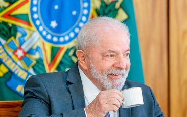 Lula: Obsessão agora é crescimento e geração de empregos