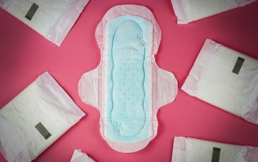 Dignidade Menstrual: governo divulga regras para distribuição de absorventes pelo SUS