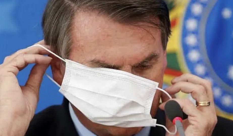 Bolsonaro escondeu mais de mil relatórios mostrando avanço da Covid