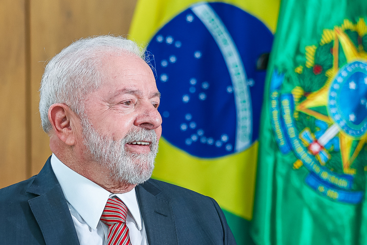Lula tem 55% de aprovação, segundo pesquisa CNT/MDA