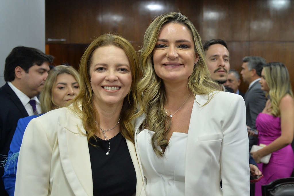 Janaína Farias assume mandato como senadora do PT nesta terça