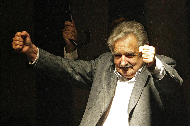 “És necessário”: senadores do PT desejam força a Mujica após descoberta de tumor
