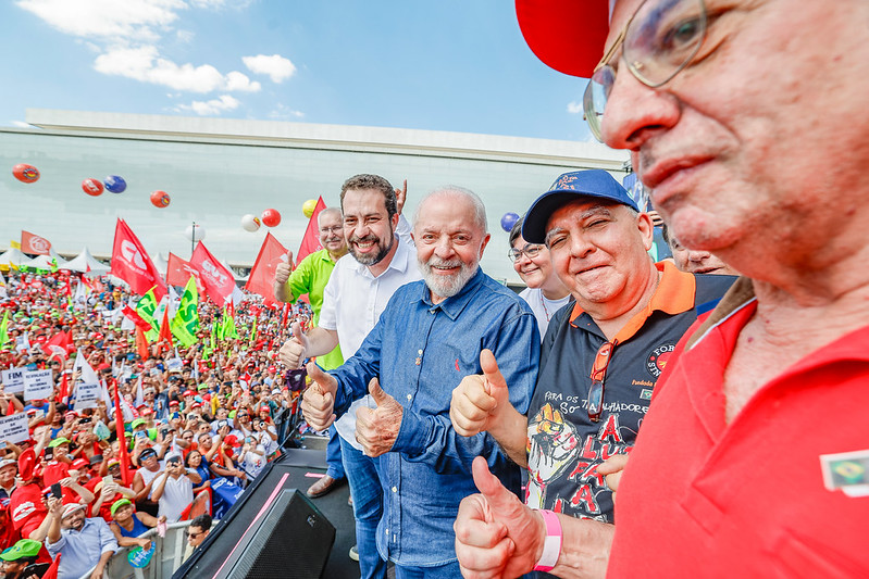 “Outra vez o metalúrgico vai consertar o que eles quase estragaram”, diz Lula