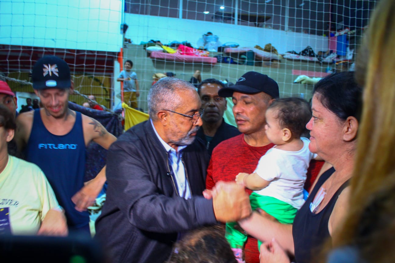 No RS, Paulo Paim pede união e solidariedade para ajudar população gaúcha