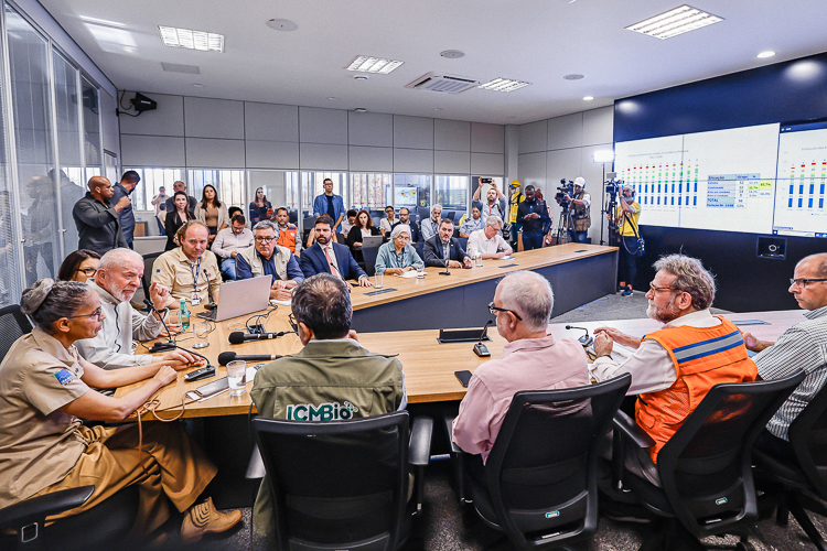 “Há forte suspeita de que ‘Dia do Fogo’ esteja acontecendo de novo”, alerta Marina Silva