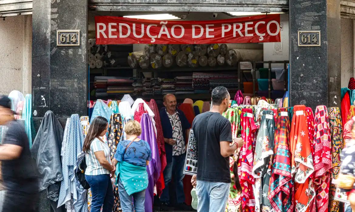 Revisão do crescimento é resultado das sólidas políticas do governo, apontam senadores