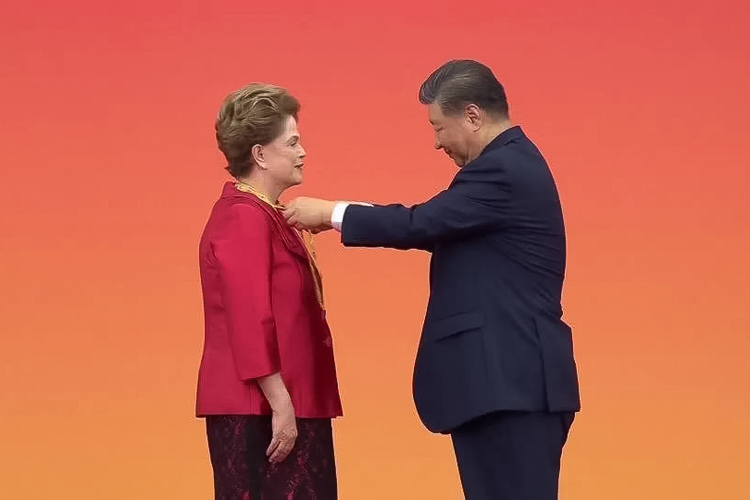 Dilma Rousseff é homenageada na China com a Medalha da Amizade