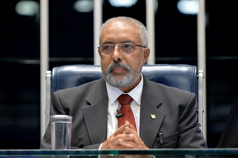 Projeto de Paulo Paim institui Política Nacional para Deslocados Internos