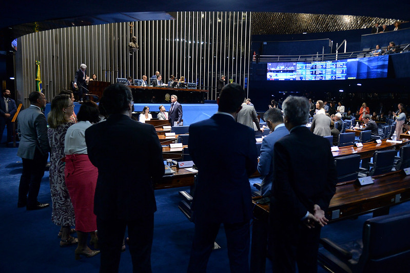 Senado aprova novo limite de gastos públicos em caso de déficit