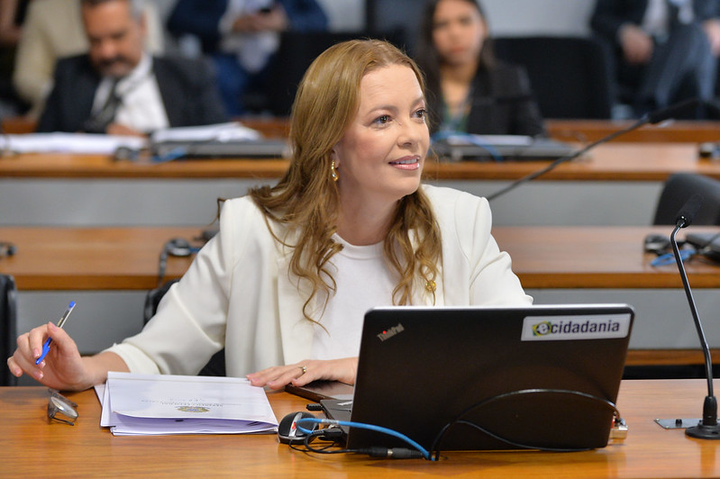 Comissão aprova medidas protetivas em caso de violência política contra a mulher