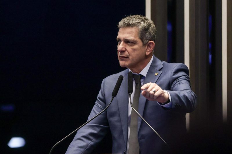 “É hora de unir o Brasil pelo bem maior da democracia”, declara senador Rogério