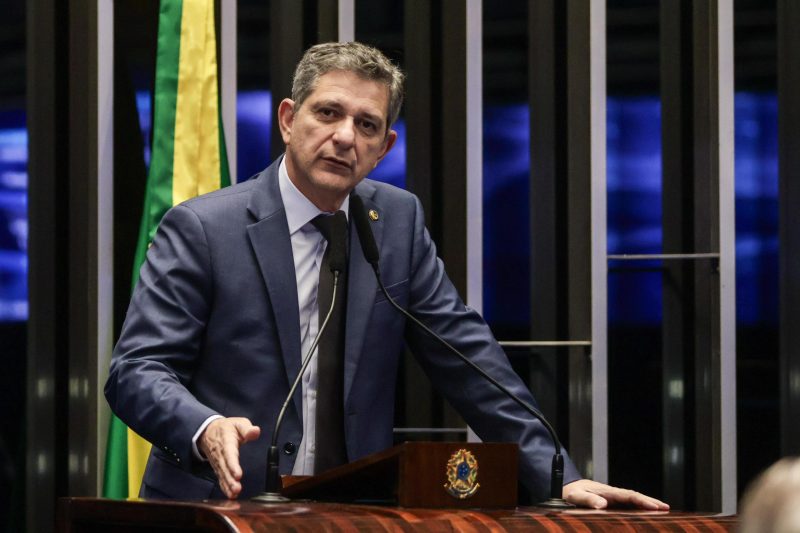 Senador Rogério destaca importância do PL que reestrutura carreiras do serviço público federal e corrige distorções históricas