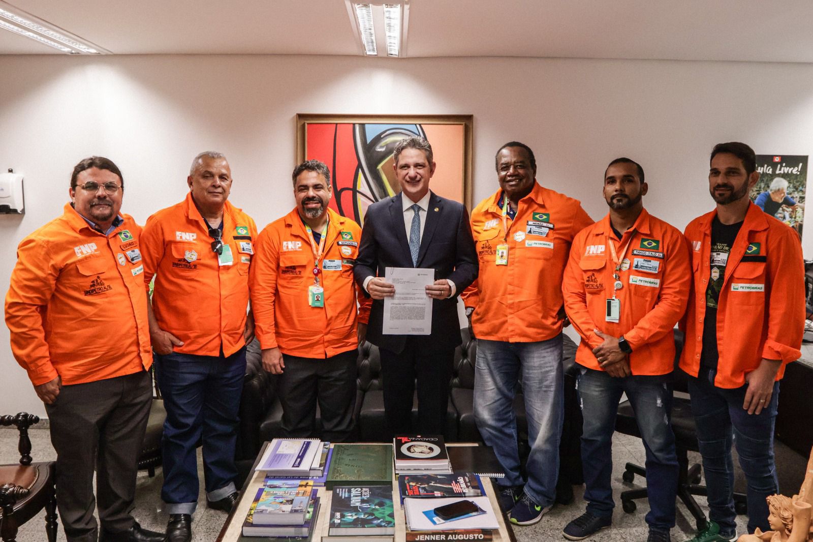 Senador Rogério celebra vitória histórica para o estado com o anúncio do retorno das atividades da Fafen