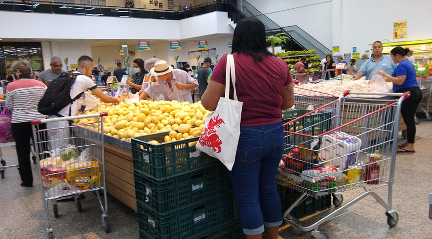Senadores celebram recorde histórico de vendas em supermercados