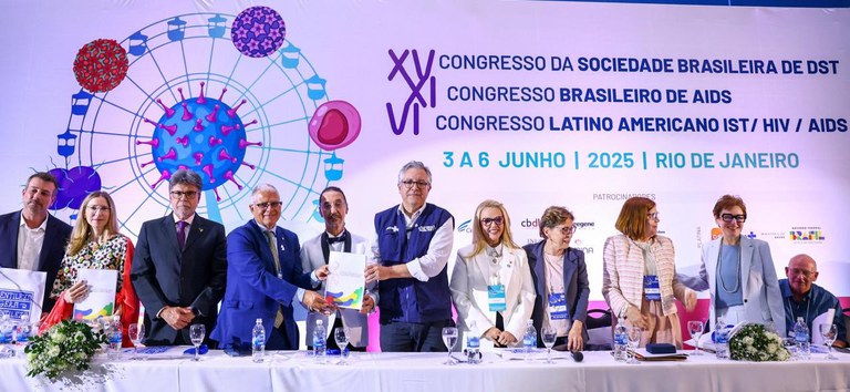 Com redução da transmissão vertical do HIV, Brasil avança rumo à certificação internacional