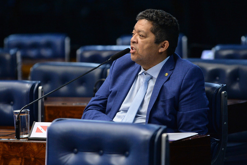 Beto Faro tenta barrar mudanças que prejudicam pescadores