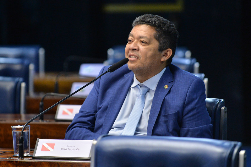 Beto Faro celebra nova lei que garante CNH gratuita para população de baixa renda no Pará