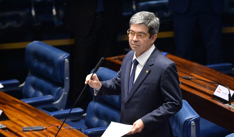 Randolfe: governo garantirá que conta de luz dos brasileiros não terá aumento