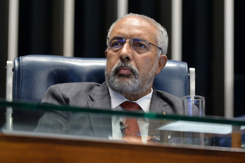 Por solicitação de Paulo Paim, Senado debate redução da jornada de trabalho no Brasil