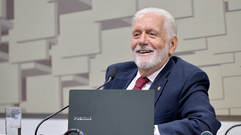 Projeto institui política para reciclagem de baterias de veículos elétricos