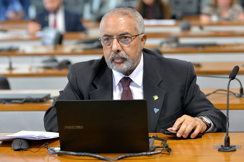 Você consegue me ver ao se olhar no espelho?, por Paulo Paim
