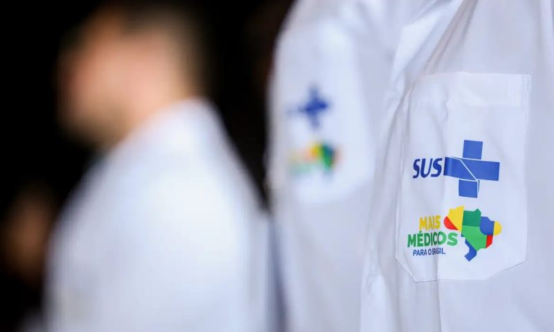 Senadores ressaltam anúncio de 3,5 mil bolsas dentro do Programa Agora Tem Especialistas