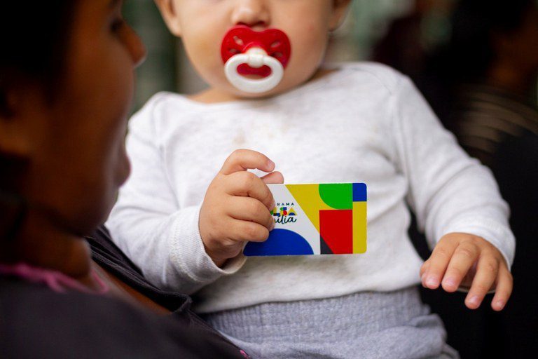 Bolsa Família chega a 20,5 milhões de lares a partir desta segunda (16/6)