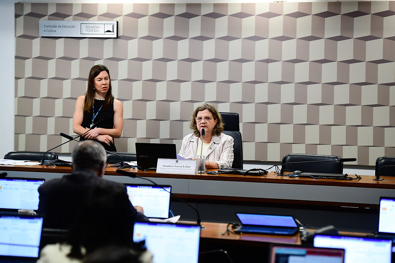 Aprovado projeto de Teresa Leitão para concurso público na educação indígena, do campo e quilombola