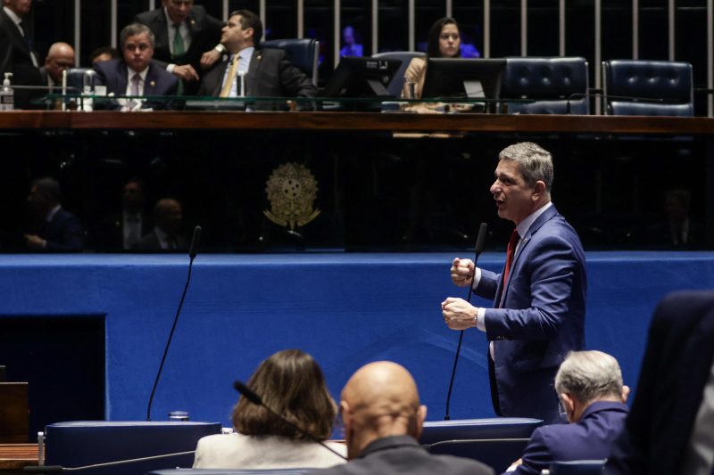 Senador Rogério defende uso do Fundo Social para habitação popular e infraestrutura
