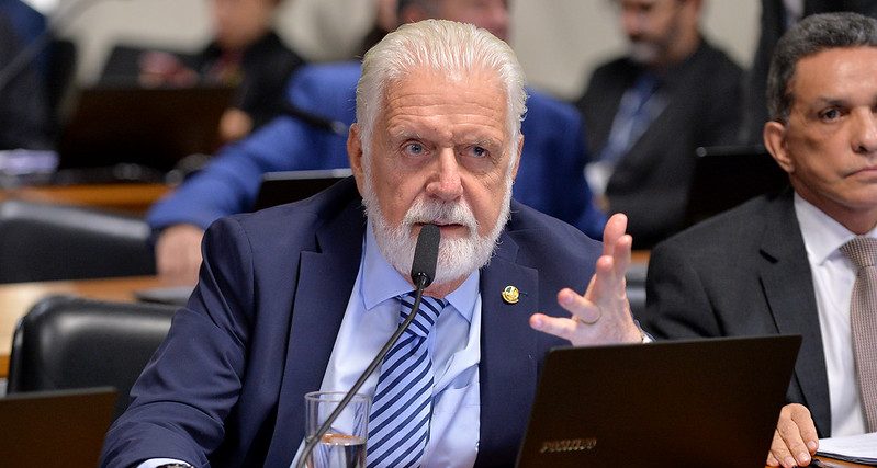 Com parecer de Jaques Wagner avança revisão da tabela do Imposto de Renda