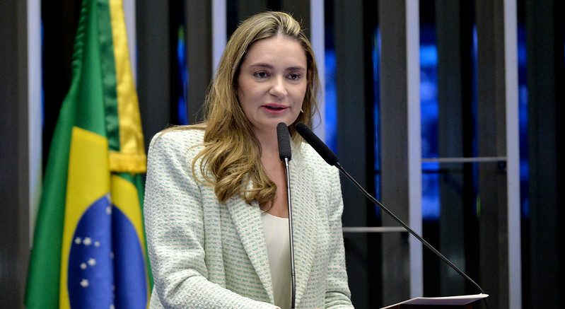 Augusta Brito cobra regulação de redes para proteger crianças e adolescentes