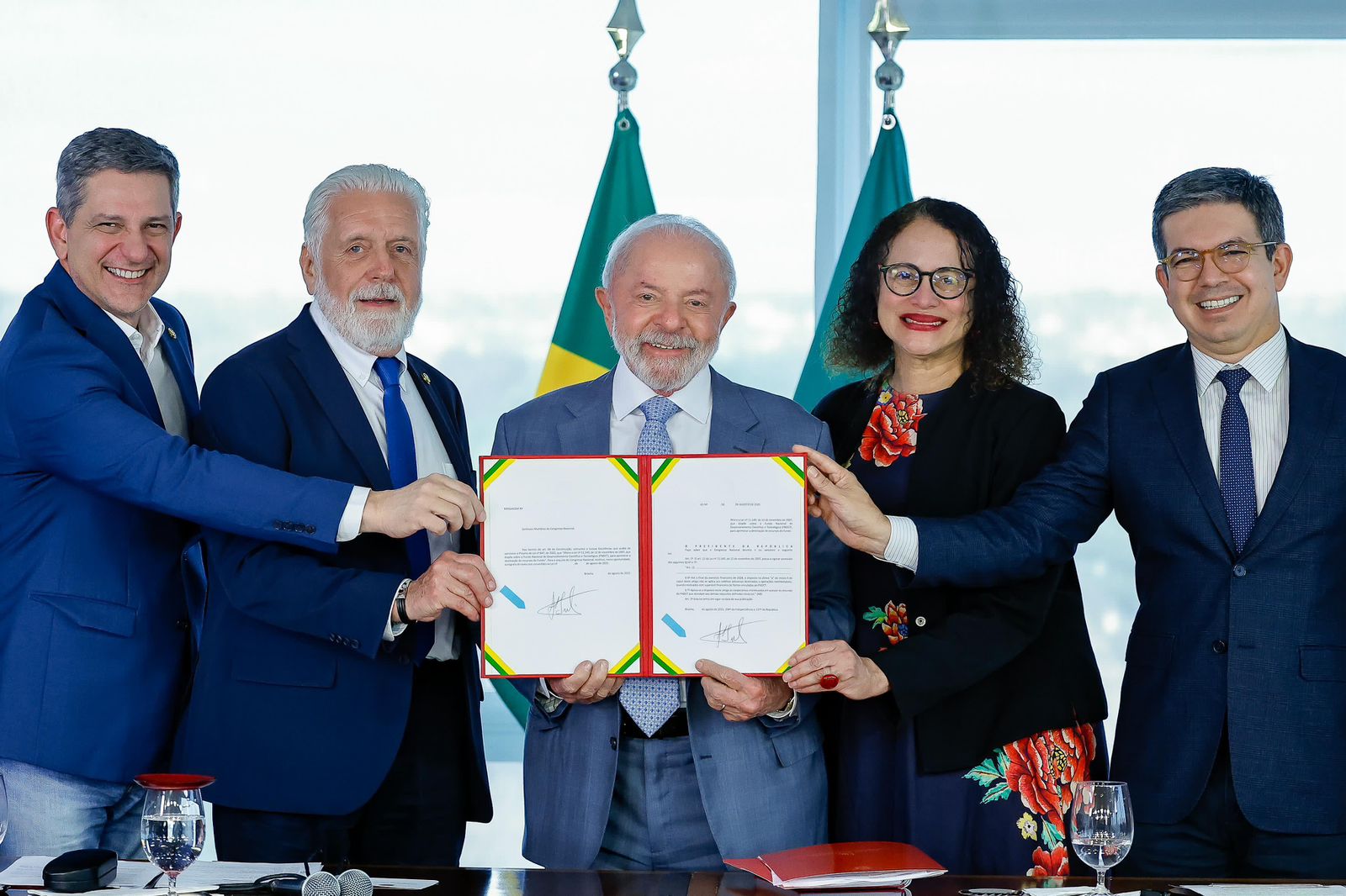 Sancionado projeto de Wagner relatado por Rogério que garante 22 bi para ciência e tecnologia