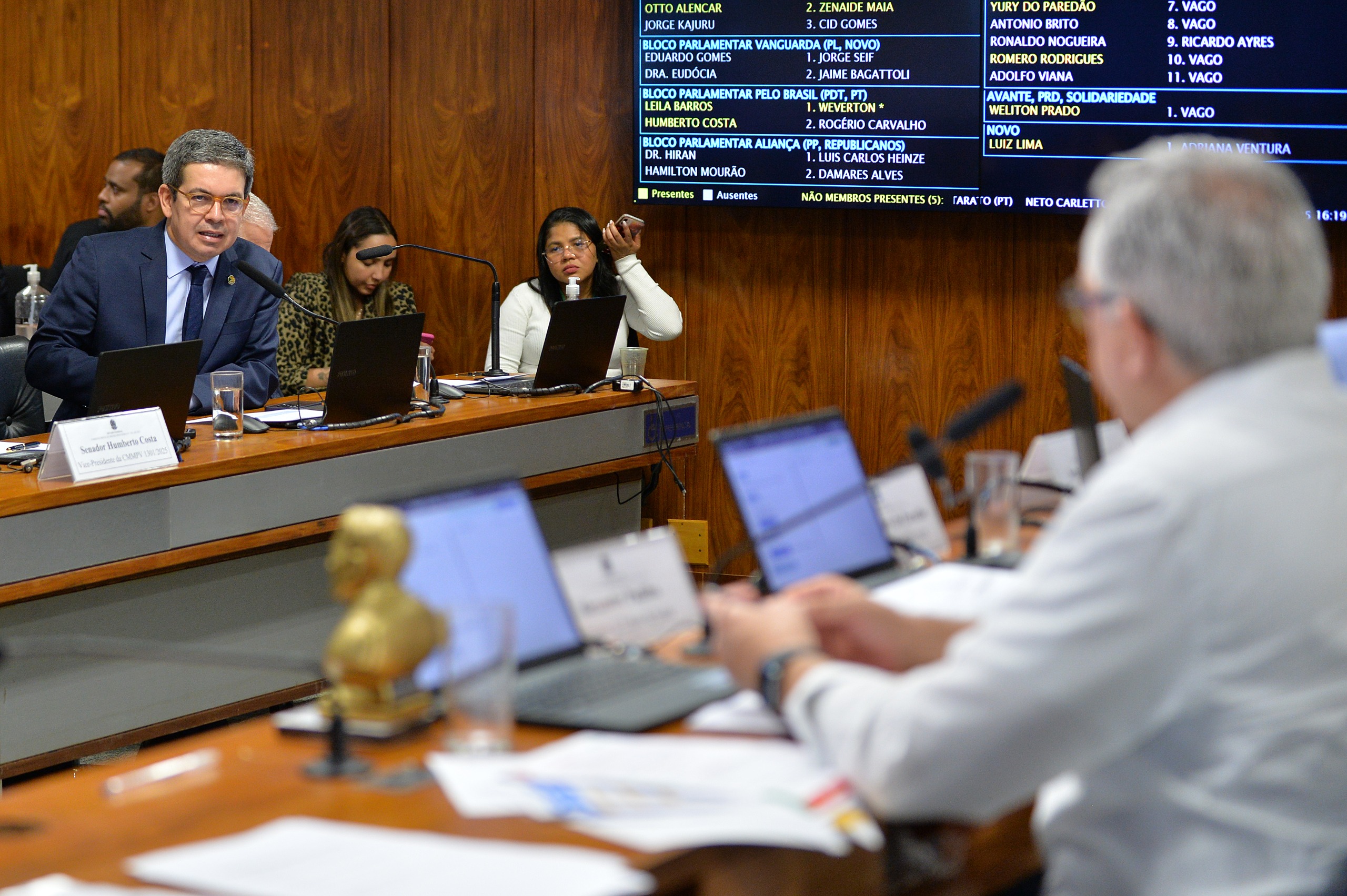 Ministro da Saúde detalha inovações do programa “Agora Tem Especialistas” no Congresso