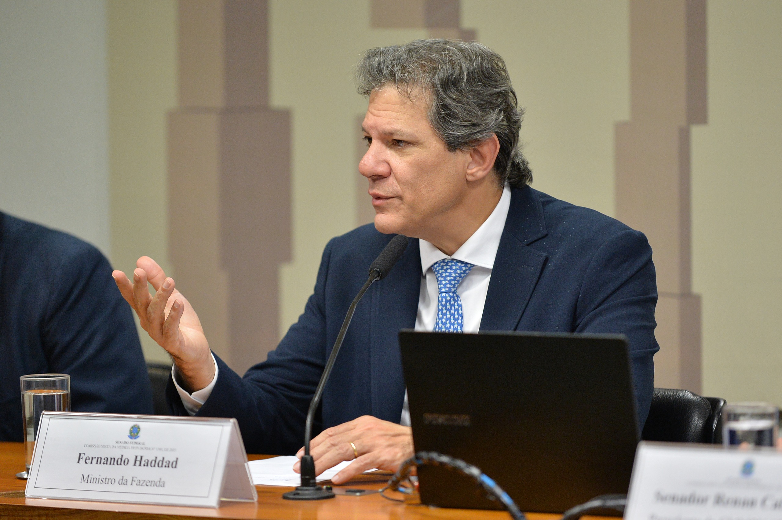 Haddad defende no Senado medidas de justiça tributária do governo Lula