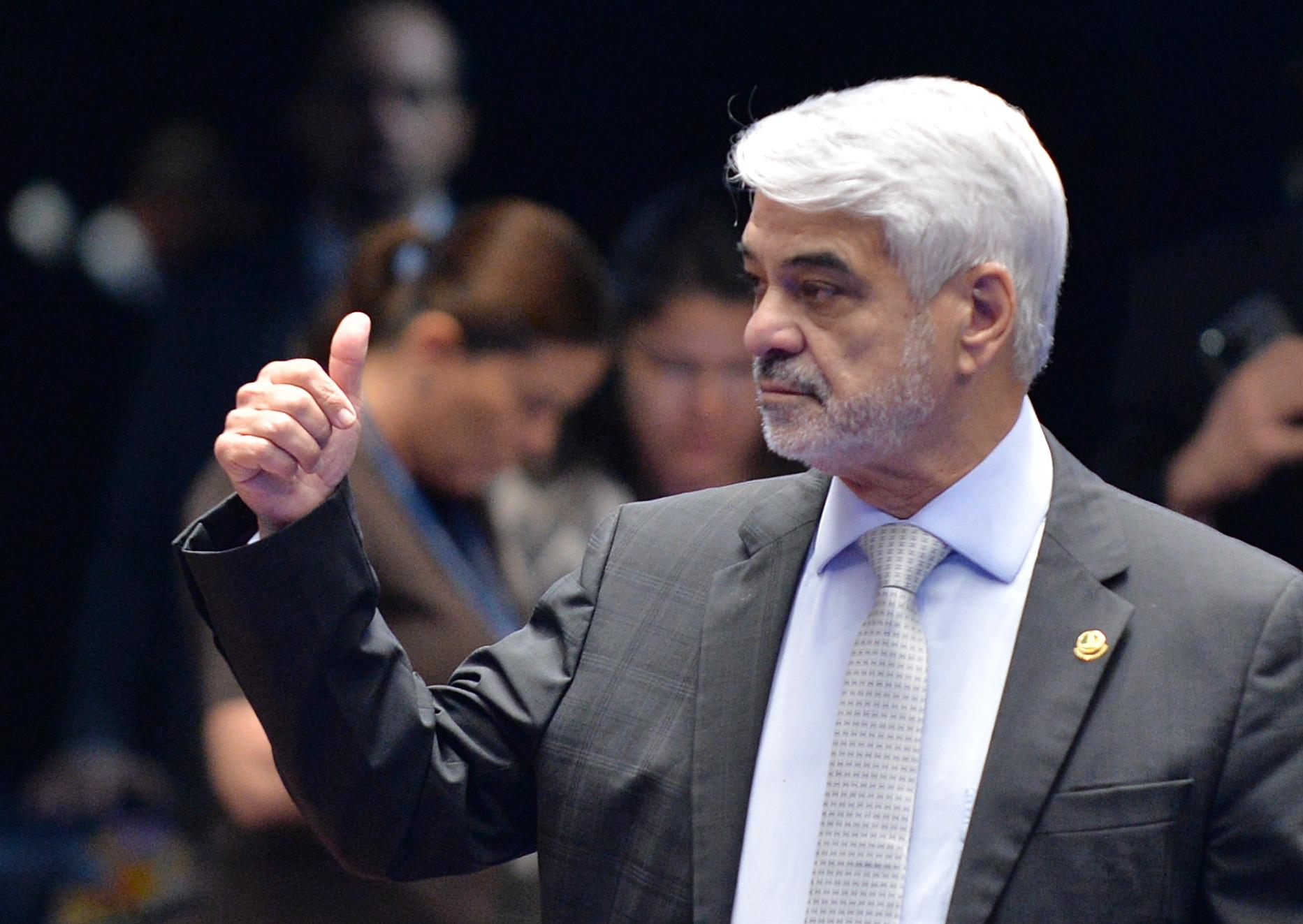 Humberto Costa aponta efeitos negativos das bets sobre saúde e economia do país