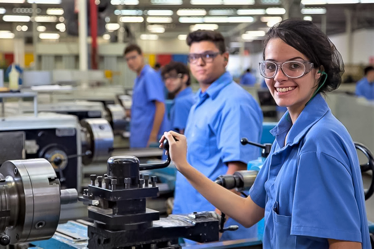 Com o Nova Indústria Brasil, admissões de jovens aprendizes cresce 18,6% no semestre