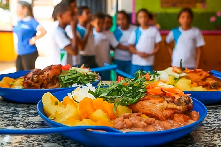 Governo Lula autoriza compra de alimentos de setores impactados pelo tarifaço
